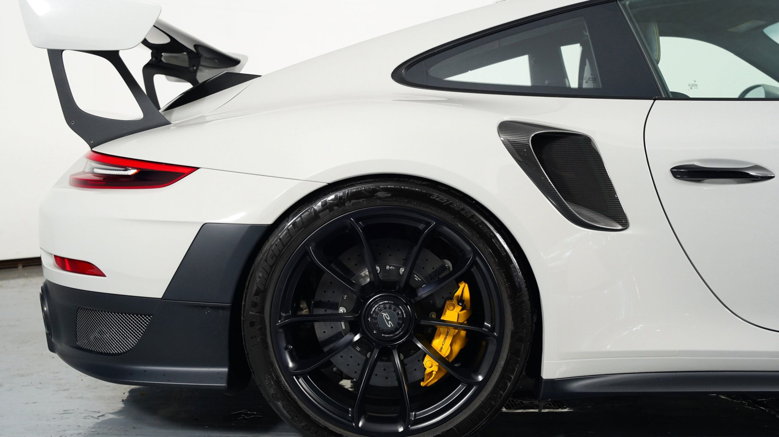 Porsche 911 GT2 RS