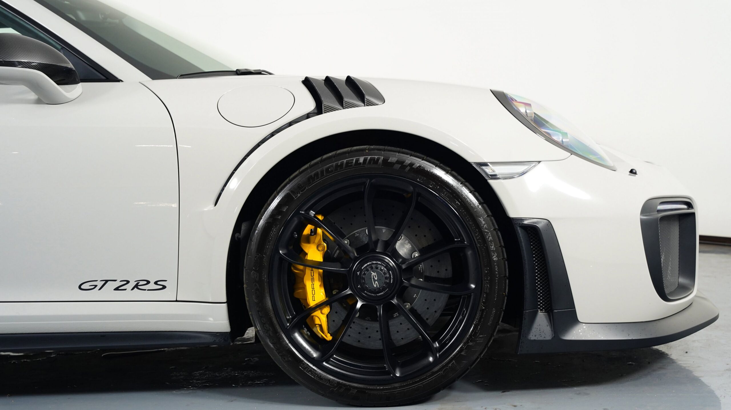 Porsche 911 GT2 RS